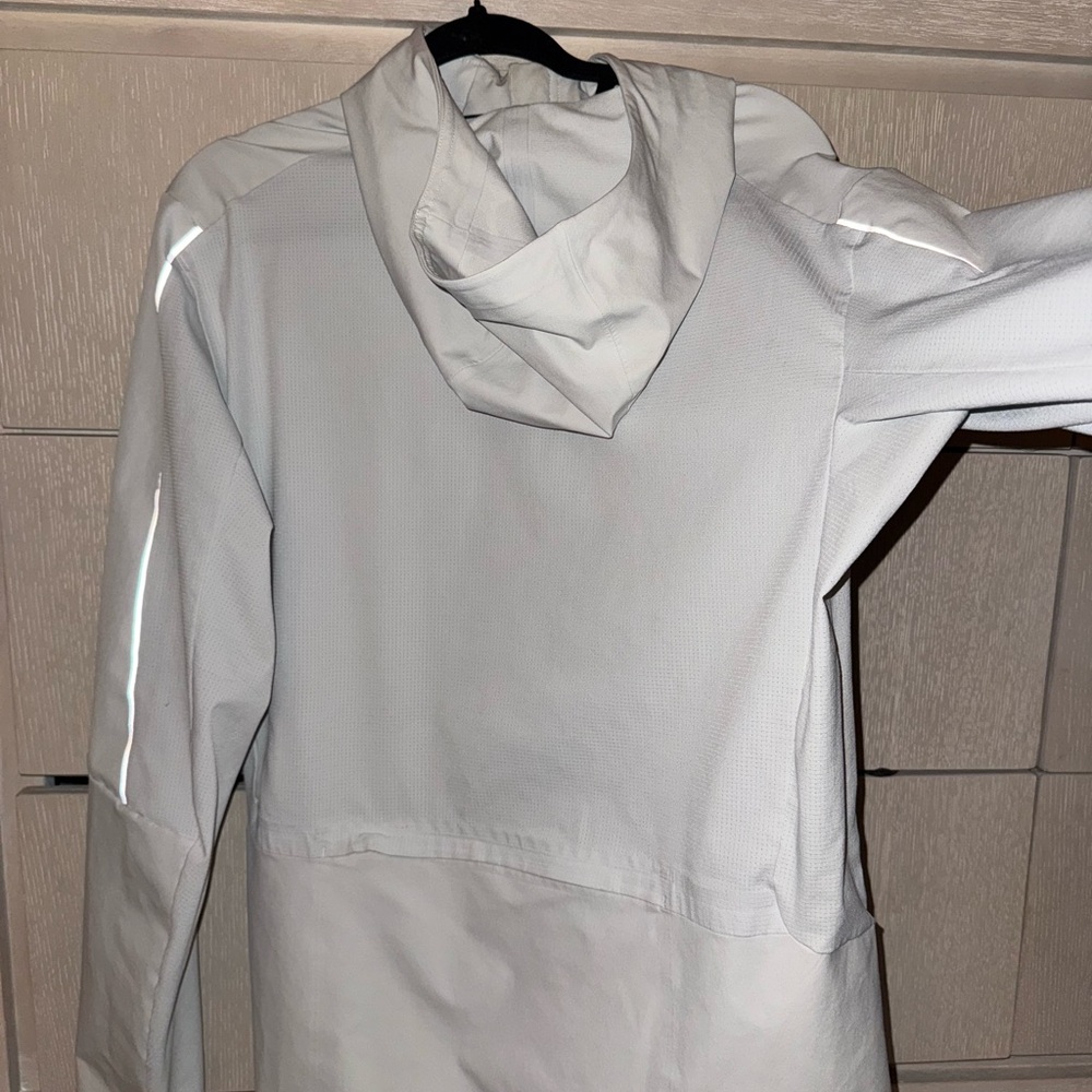 Lululemon Light Gray/white Hooded Jacket